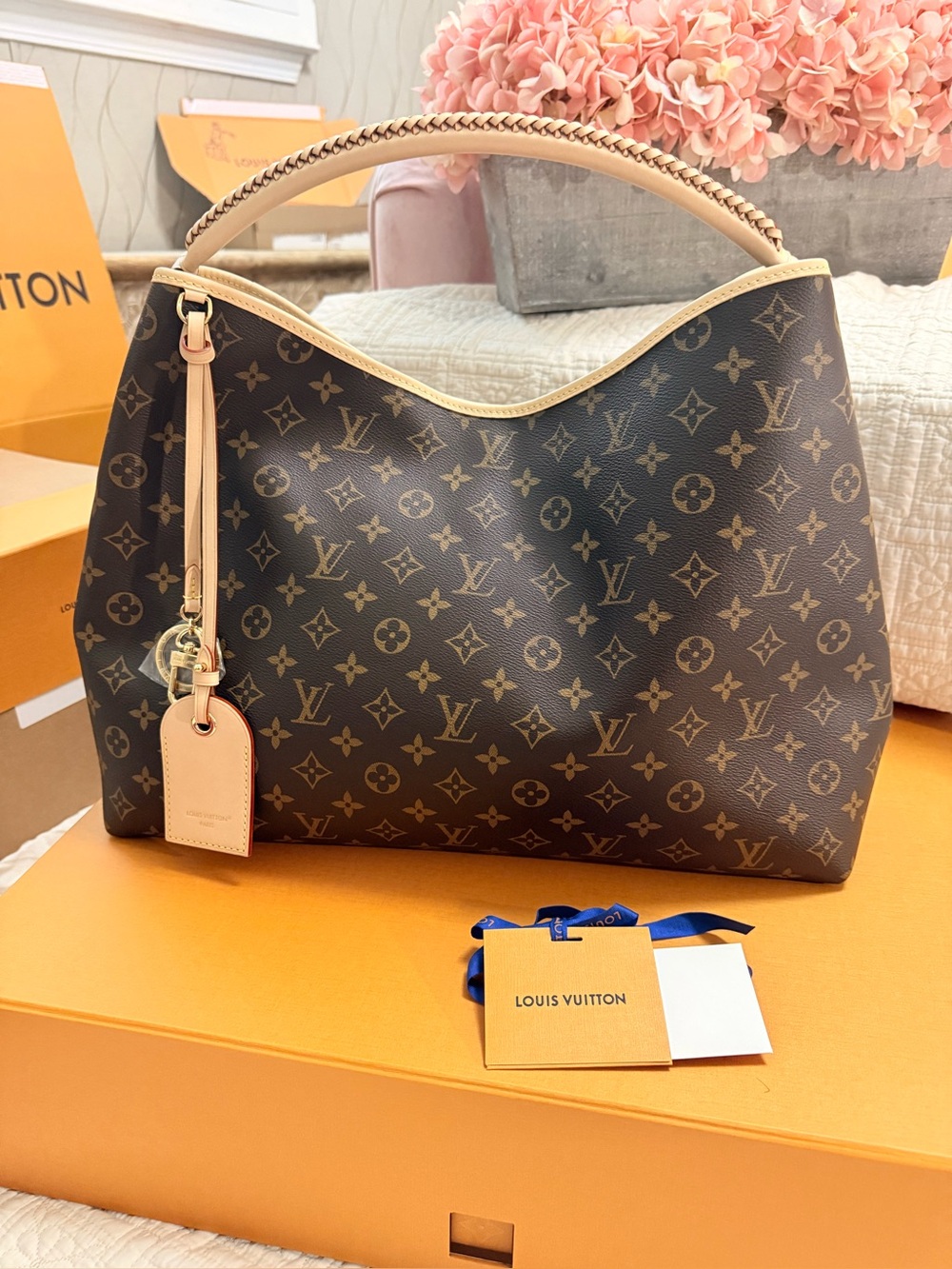 New Louis Vuitton Monogram Again Shoulder Bag